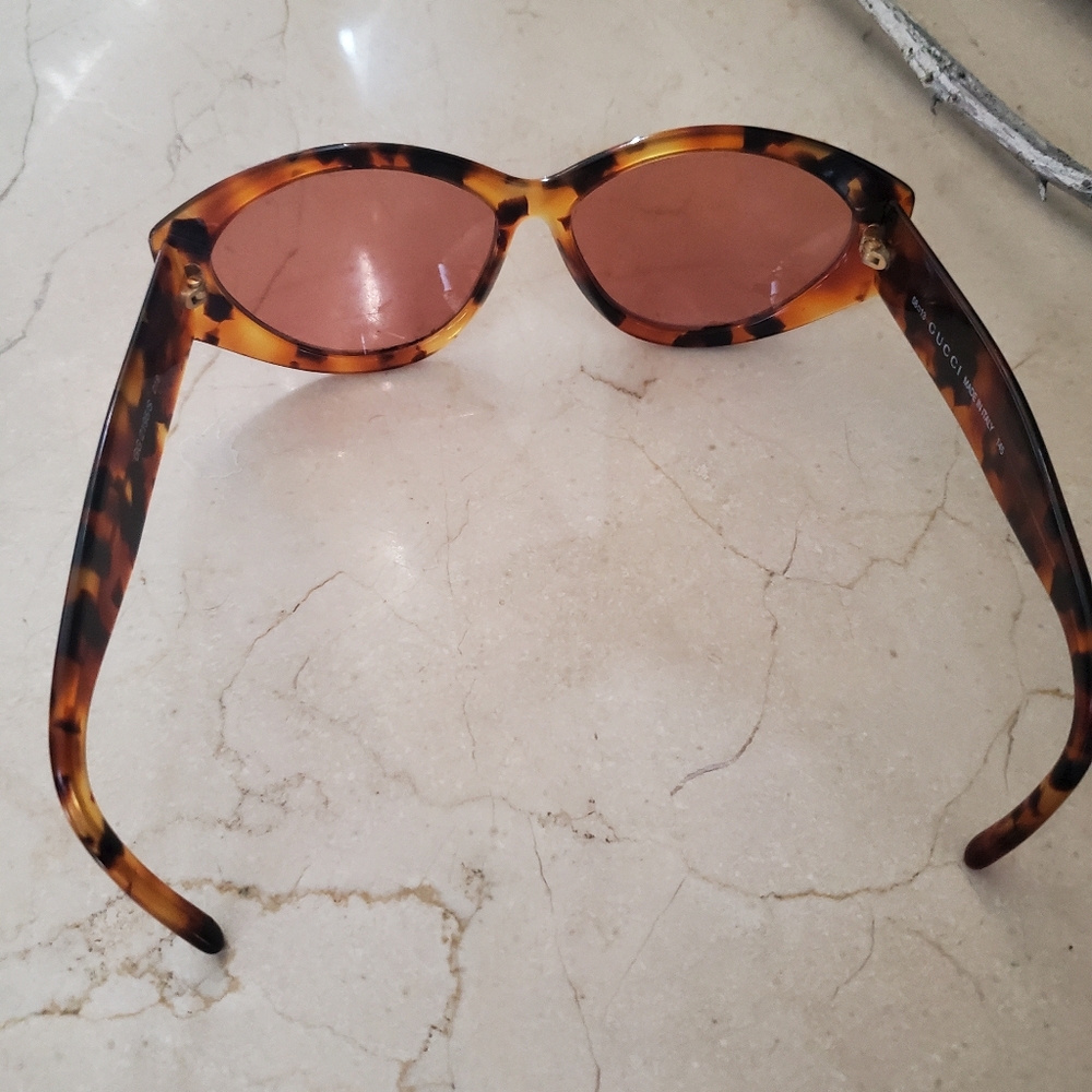 Gucci Vintage Tortoiseshell Frame Women's Sunglasses - Picture 5 of 9